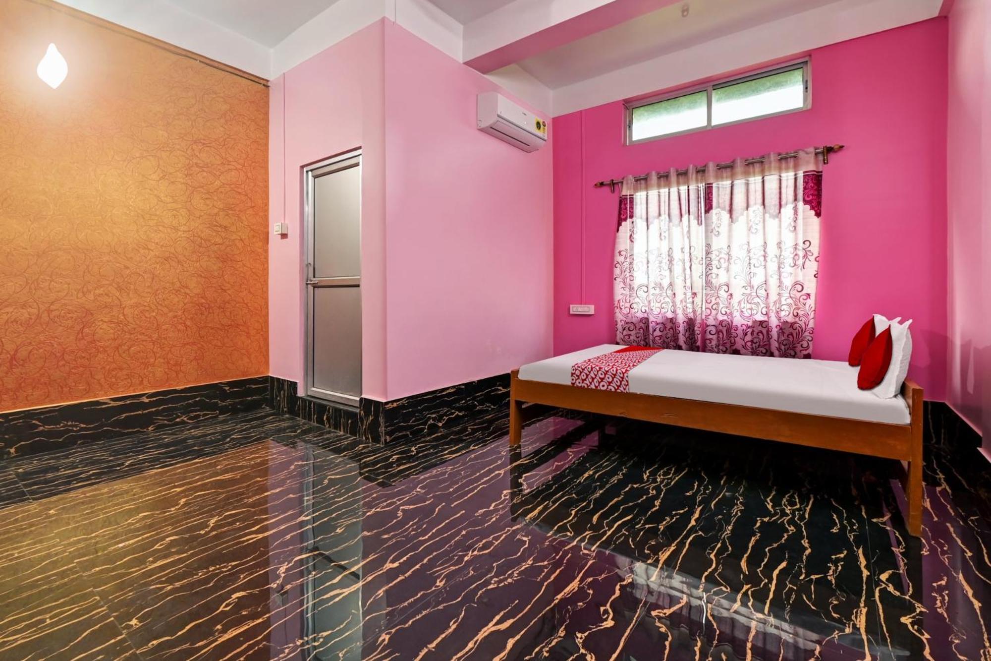 Oyo Flagship The Brahmaputra Homestay Guwahati Eksteriør bilde