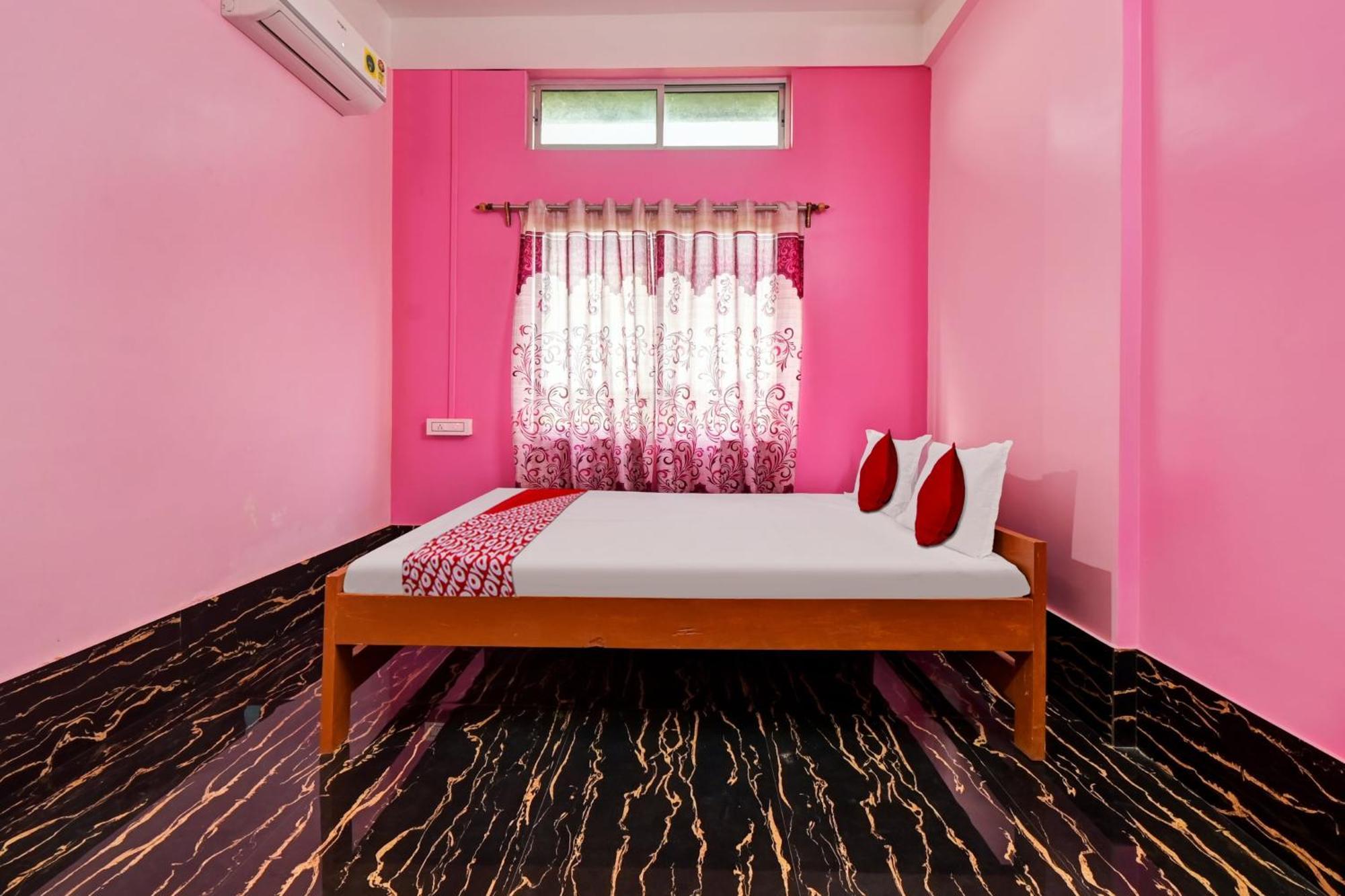 Oyo Flagship The Brahmaputra Homestay Guwahati Eksteriør bilde